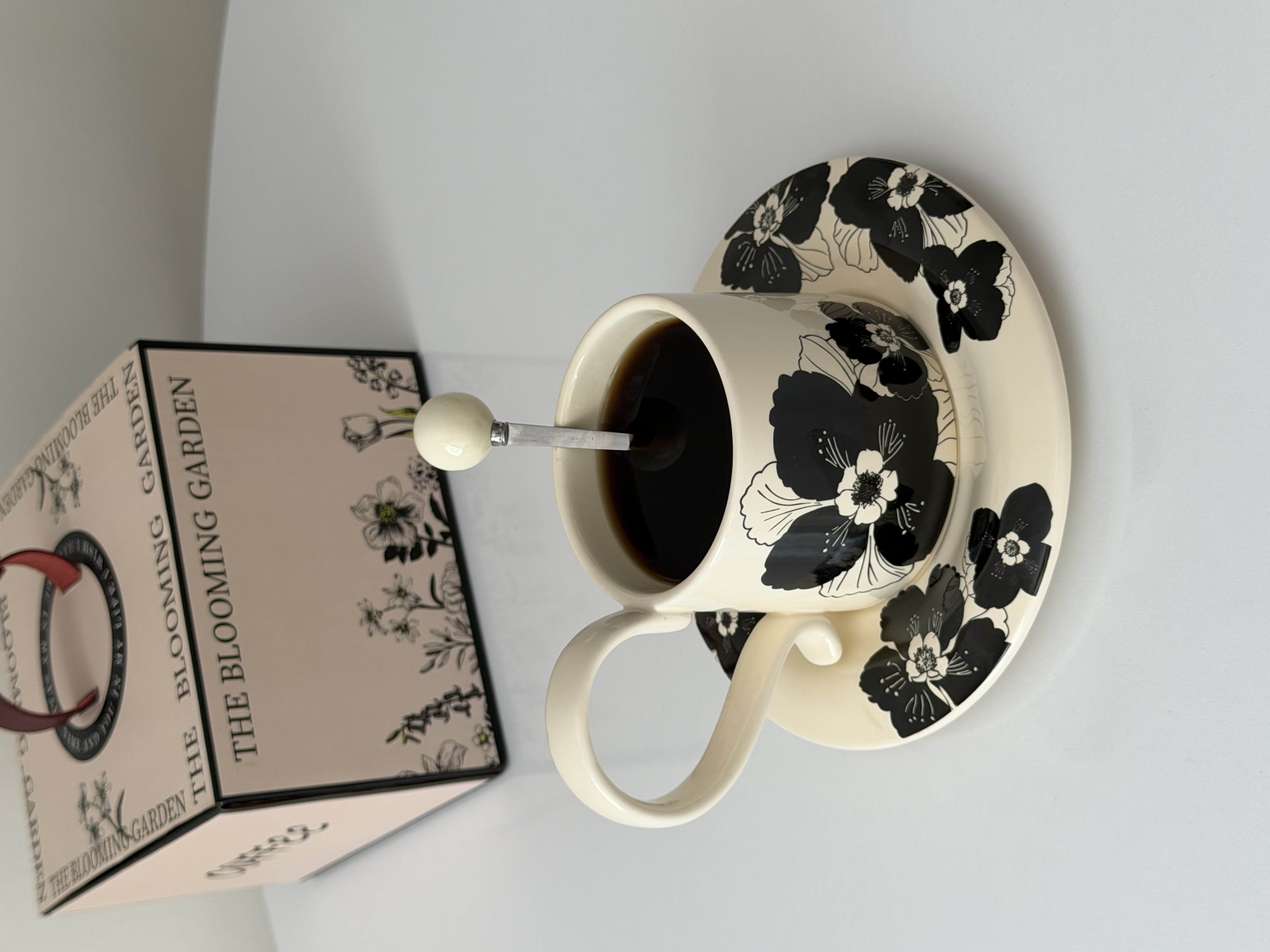 فنجان نعلبکی آستریا