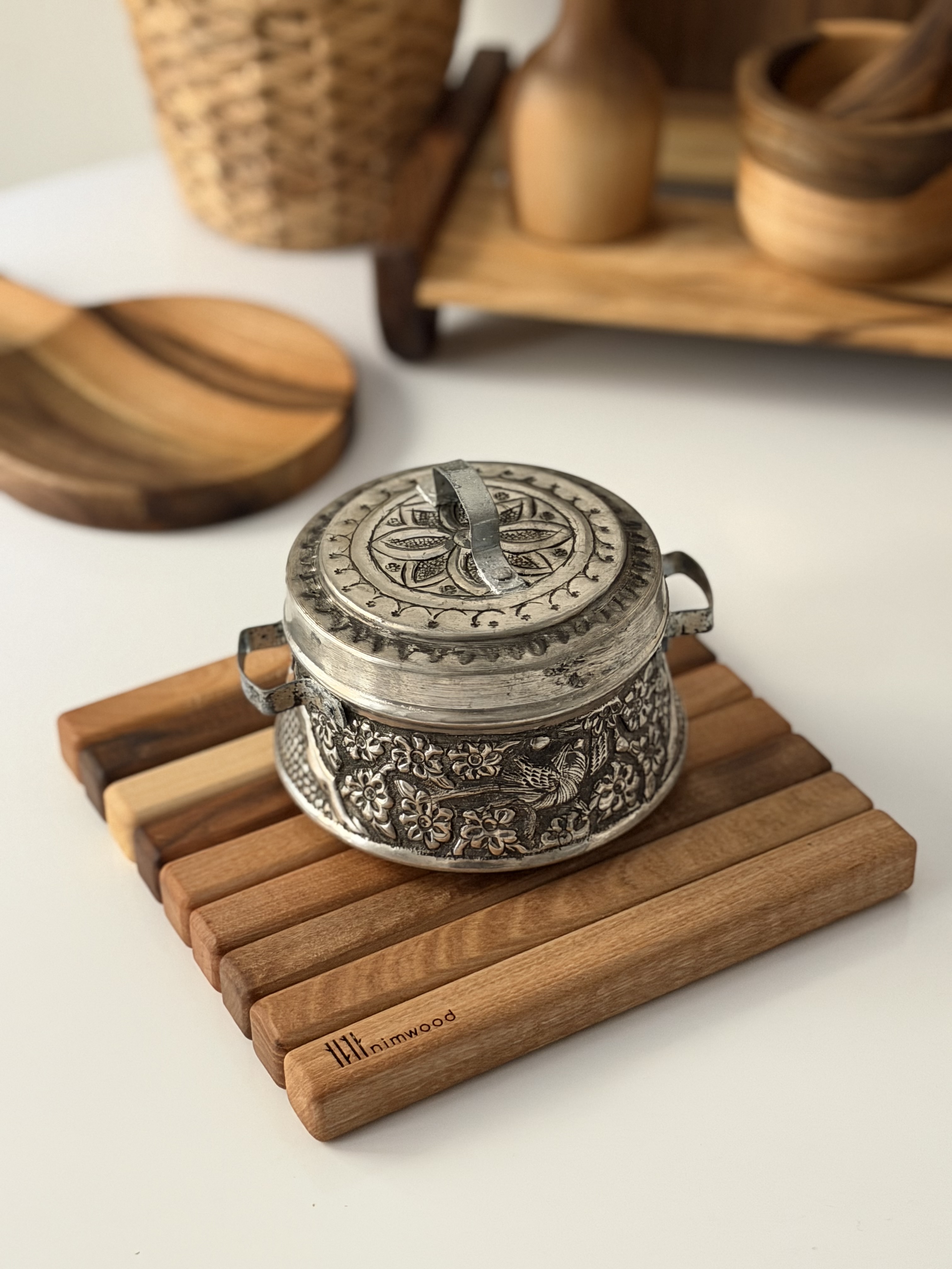 زیر قابلمه ای چوب گردو نیموود